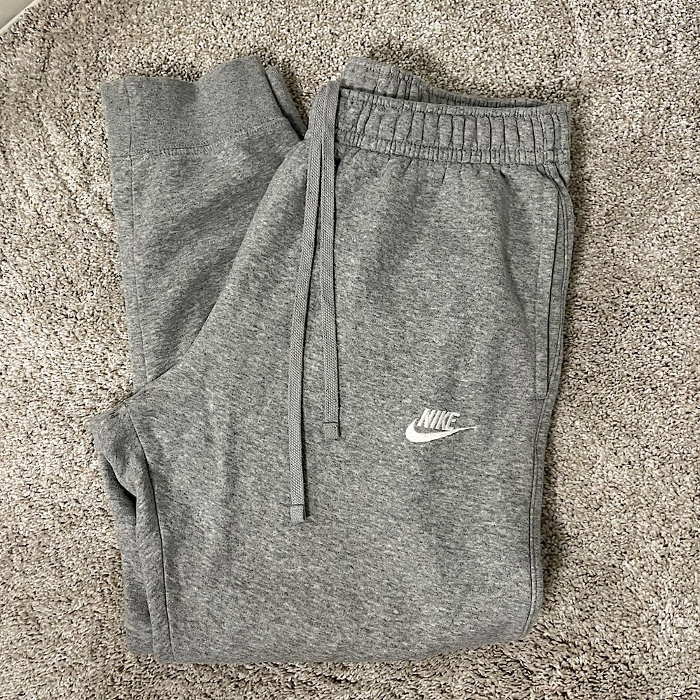 Men’s grey Nike joggers